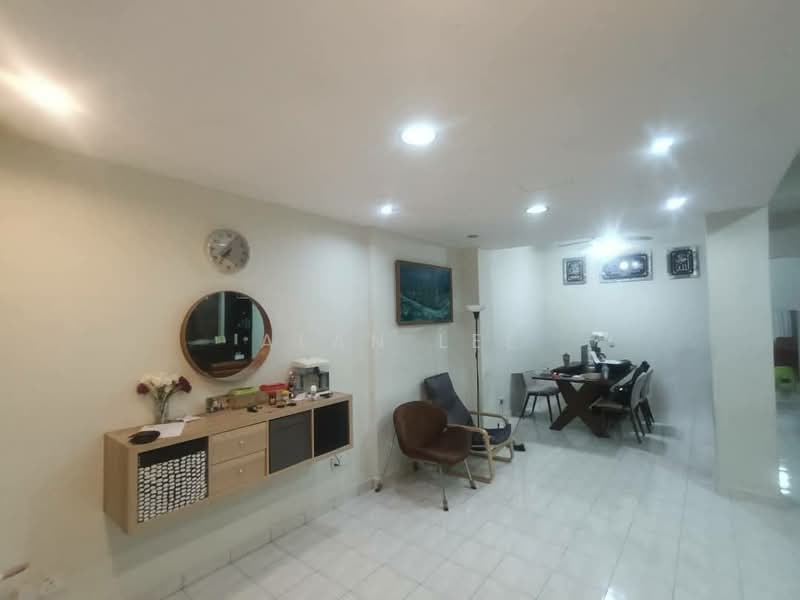 2-storey Terraced House for Sale in Bandar Putra (Kulai) - Alan Lee - Living Room - PropertyGuru.com.my