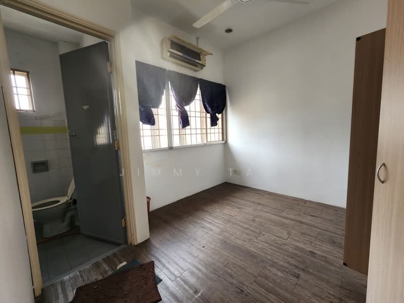 2-storey Terraced House for Sale in Bandar Sri Damansara (Selangor) - Jimmy Tan - Bathroom - PropertyGuru.com.my