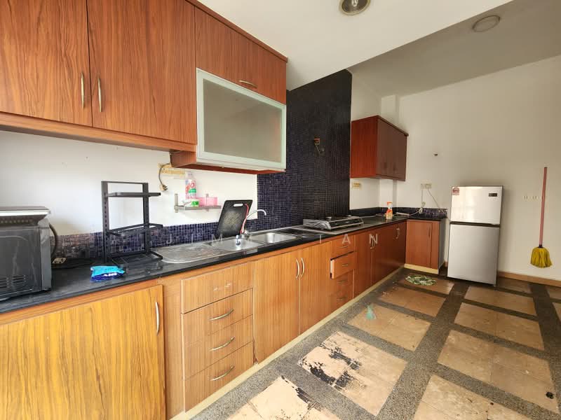2-storey Terraced House for Sale in Bandar Sri Damansara (Selangor) - Jimmy Tan - Kitchen - PropertyGuru.com.my