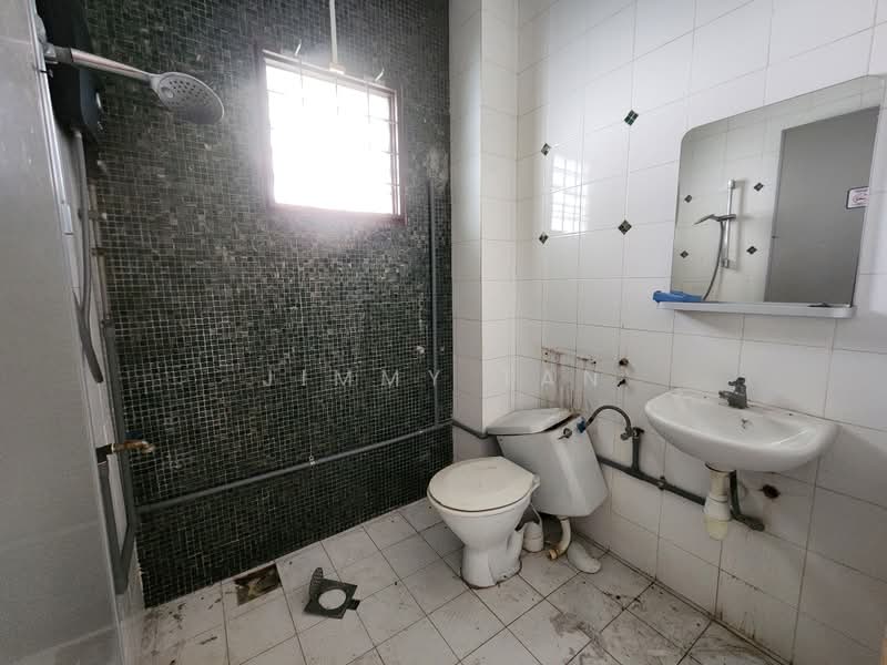 2-storey Terraced House for Sale in Bandar Sri Damansara (Selangor) - Jimmy Tan - Bathroom - PropertyGuru.com.my