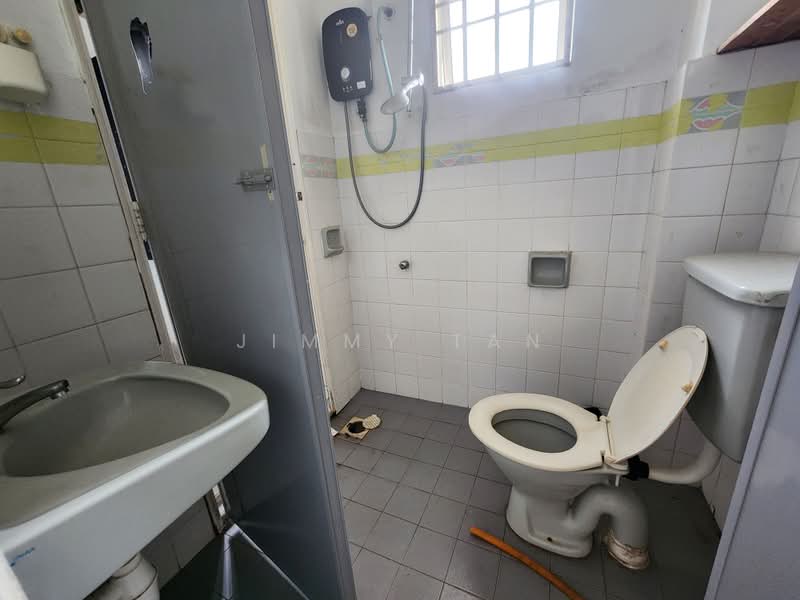 2-storey Terraced House for Sale in Bandar Sri Damansara (Selangor) - Jimmy Tan - Bathroom - PropertyGuru.com.my