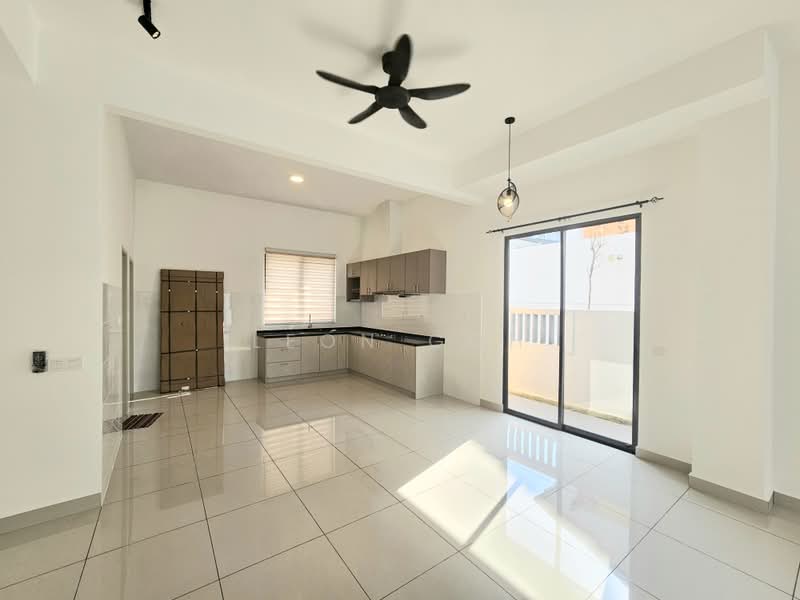 2-storey Terraced House for Rent in Bandar Rimbayu (Telok Panglima Garang) - Leon Goh - Kitchen - PropertyGuru.com.my