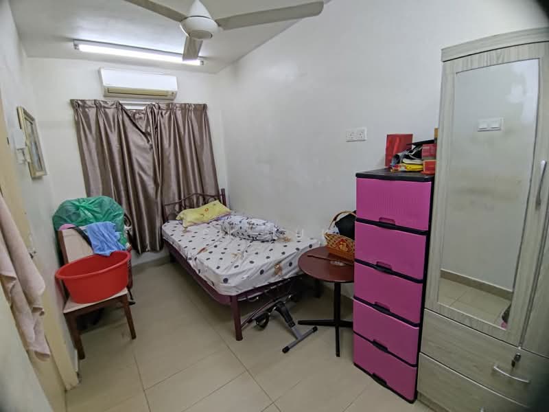 2-storey Terraced House for Sale in Taman Bukit Rawang Jaya (Rawang) - SK Luk - Bedroom - PropertyGuru.com.my