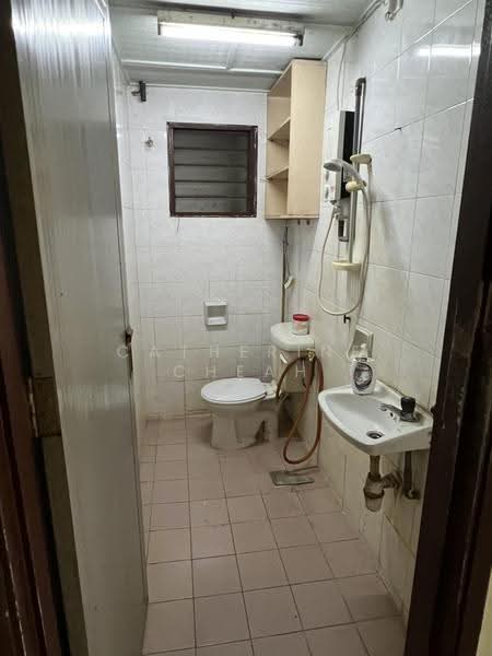 Apartment for Sale at Desa Tun Razak Apartment - Catherine Cheah - Bathroom - PropertyGuru.com.my