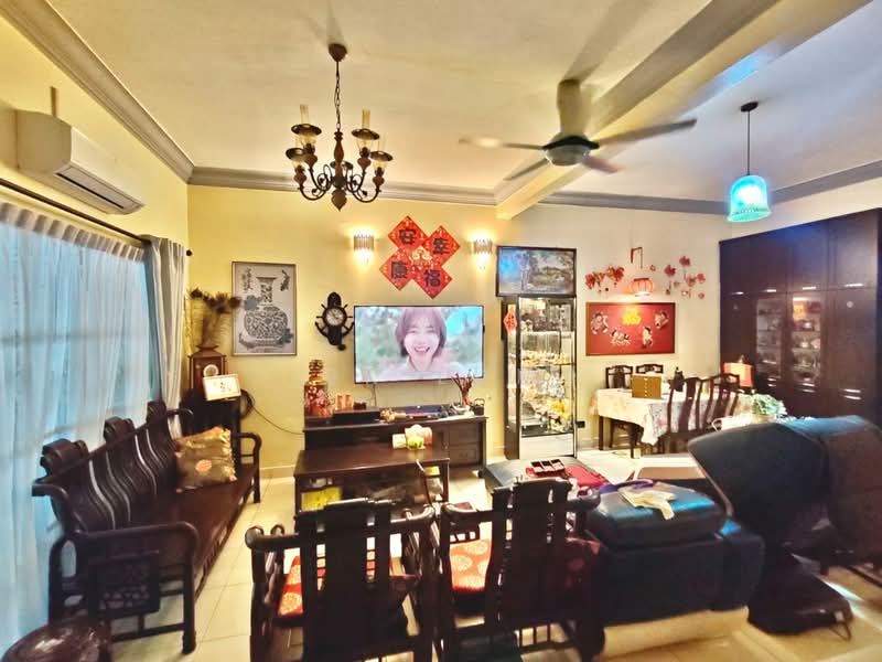 2-storey Terraced House for Sale in Rawang Perdana 2 (Rawang) - SK Luk - Living Room - PropertyGuru.com.my