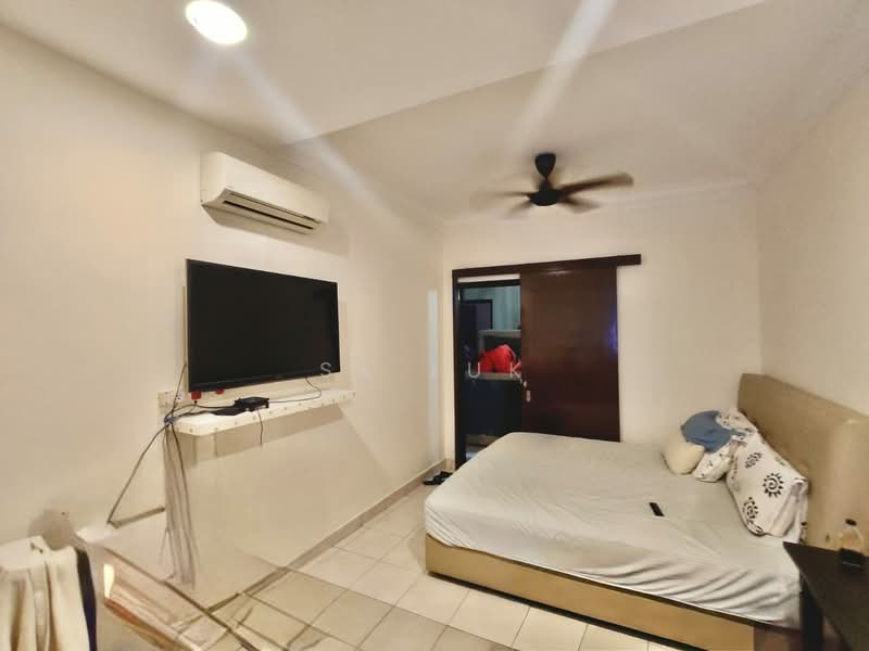 2-storey Terraced House for Sale in Rawang Perdana 2 (Rawang) - SK Luk - Bedroom - PropertyGuru.com.my