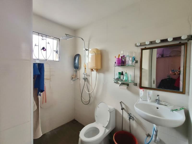 2-storey Terraced House for Sale in Rawang Perdana 2 (Rawang) - SK Luk - Bathroom - PropertyGuru.com.my