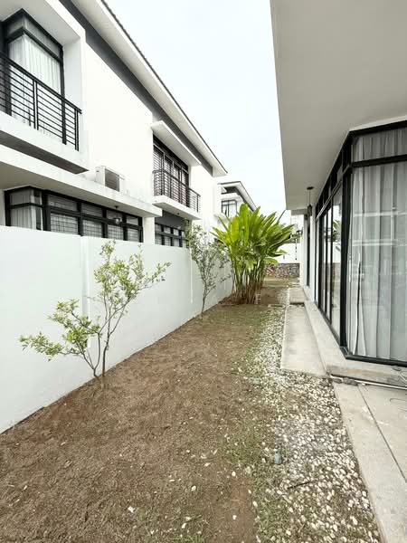 Semi-Detached House for Rent in Taman Jenderam Harmoni (Dengkil) - Joshua Fan - Exterior - PropertyGuru.com.my