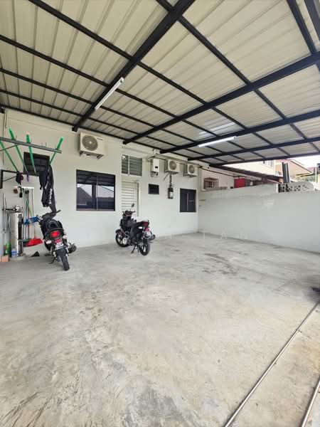 2-storey Terraced House for Sale in Taman Pelangi (Johor Bahru) - Winson Tan - Car Park - PropertyGuru.com.my