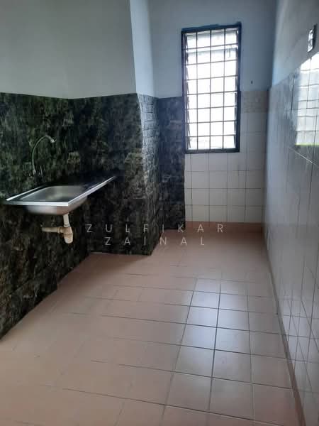 Pangsapuri untuk Dijual di Pangsapuri Permai - Zulfikar Zainal - Kitchen - PropertyGuru.com.my