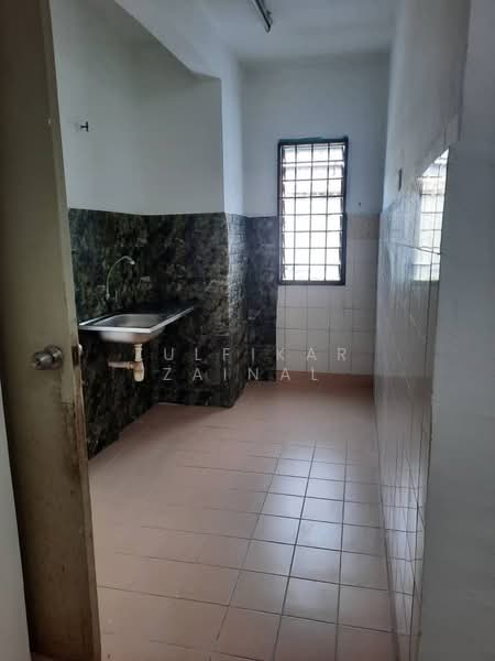 Pangsapuri untuk Dijual di Pangsapuri Permai - Zulfikar Zainal - Kitchen - PropertyGuru.com.my