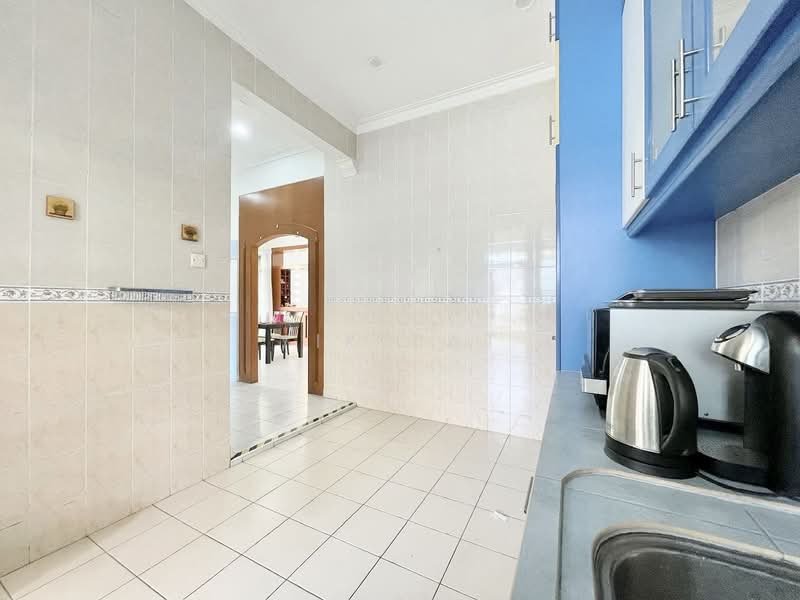 Semi-Detached House for Sale in Taman Pelangi Indah (Ulu Tiram) - Yik Tat - Kitchen - PropertyGuru.com.my