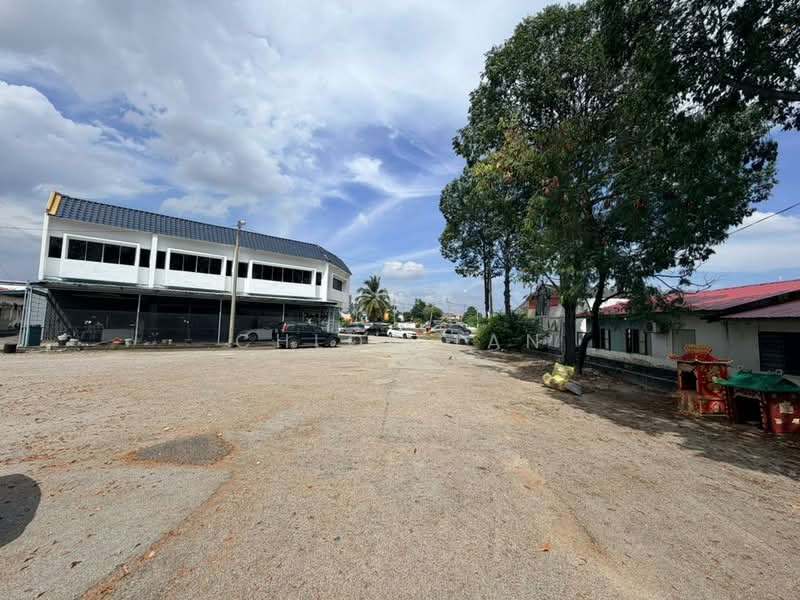 Shop for Sale in Bandar Bukit Raja (Klang) - Chloe Tan - Exterior - PropertyGuru.com.my