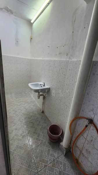 Rumah Teres 2 Tingkat untuk Dijual di Taman Kota Masai (Pasir Gudang) - Jeffrey Kiong - Bathroom - PropertyGuru.com.my
