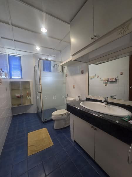 Condominium for Sale at Araville - Wendy Lian - Common Bathroom - PropertyGuru.com.my