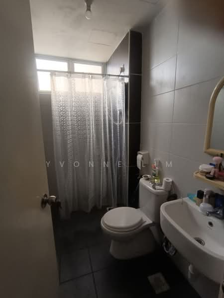 Service Residence for Sale at Larkin Heights - Yvonne Lim - Bathroom - PropertyGuru.com.my