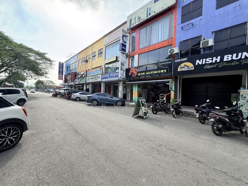 Shop for Sale in Bandar Baru Sungai Buloh (Sungai Buloh) - Jeanne Tan - PropertyGuru.com.my