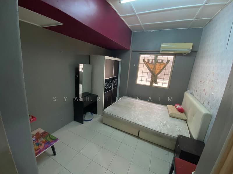 Pangsapuri untuk Dijual di Vista Saujana - Syahrim Naim - Bedroom - PropertyGuru.com.my