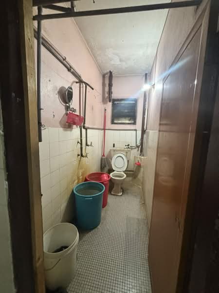 Rumah Flat untuk Dijual di Hock Lock Mansion - SL Yap - Bathroom - PropertyGuru.com.my