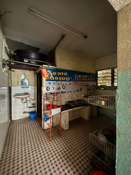 Rumah Flat untuk Dijual di Hock Lock Mansion - SL Yap - Kitchen - PropertyGuru.com.my