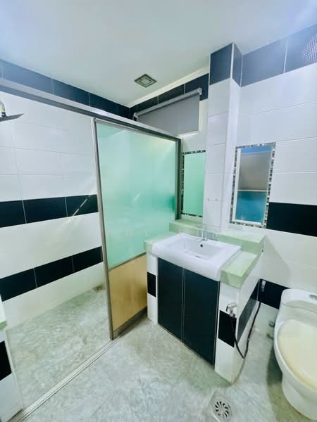 Rumah Teres 2 Tingkat untuk Dijual di Taman Sierra Perdana (Masai) - Karl Lim - Bathroom - PropertyGuru.com.my