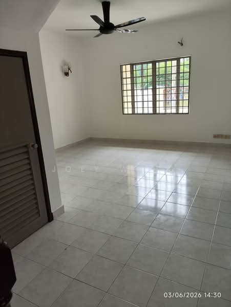 Rumah Berkembar untuk Disewa di Bandar Kinrara (Selangor) - Joey Wong - Living Room - PropertyGuru.com.my