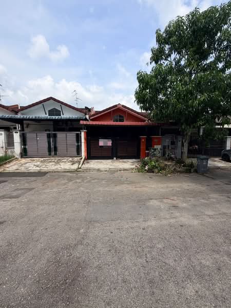 1-storey Terraced House for Sale in Taman Puteri Wangsa (Ulu Tiram) - Dona - PropertyGuru.com.my