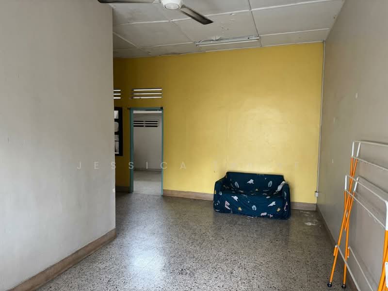 Rumah Teres 1 Tingkat untuk Dijual di Seksyen 4 (Petaling Jaya) - Jessica Tai YF - Living Room - PropertyGuru.com.my