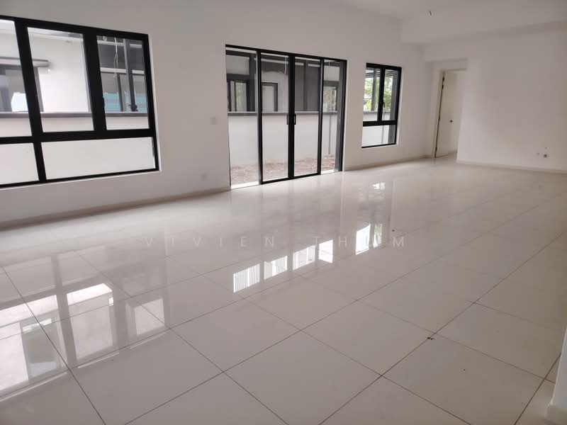 Semi-Detached House for Sale in Telok Panglima Garang (Selangor) - Vivien Thum - Living Room - PropertyGuru.com.my