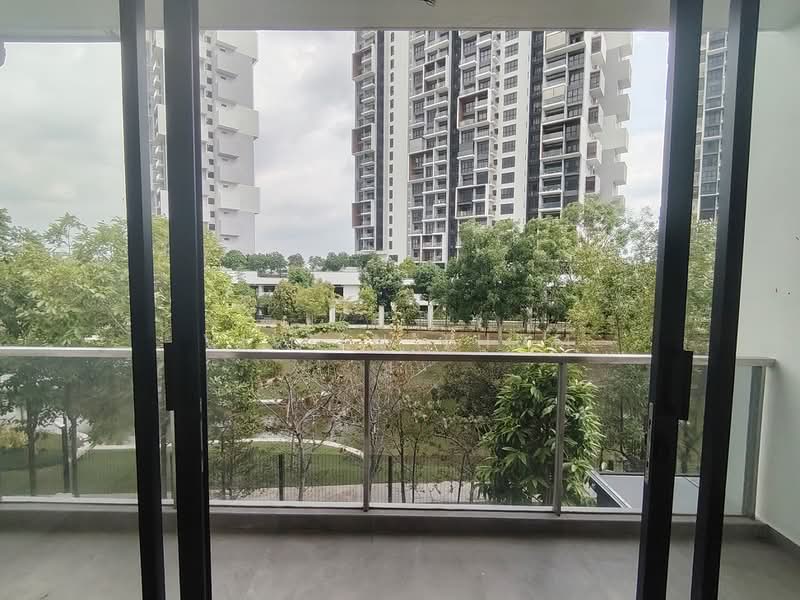 Semi-Detached House for Sale in Telok Panglima Garang (Selangor) - Vivien Thum - Balcony at master bedroom - PropertyGuru.com.my
