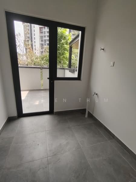 Semi-Detached House for Sale in Telok Panglima Garang (Selangor) - Vivien Thum - Backyard access to lakeside - PropertyGuru.com.my
