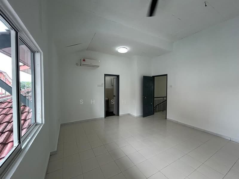 Rumah Teres 2 Tingkat untuk Dijual di Bandar Putra (Kulai) - Shishi . - PropertyGuru.com.my