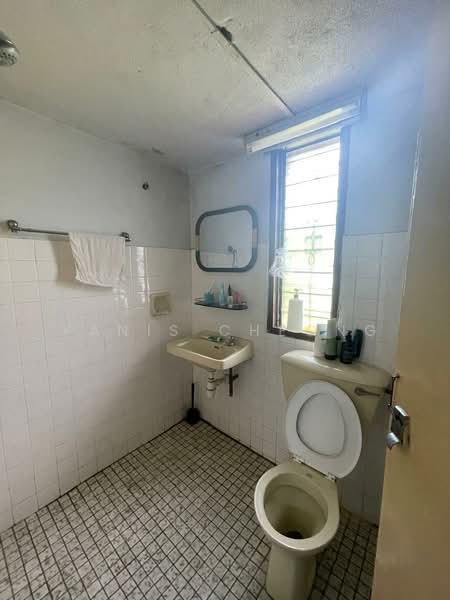 2-storey Terraced House for Sale in Taman Bukit Maluri (Kepong) - Yanis Cheong - Bathroom - PropertyGuru.com.my
