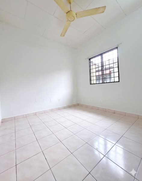 Rumah Teres 1 Tingkat untuk Dijual di Taman Puncak Jalil (Seri Kembangan) - Lily Siow - Room - PropertyGuru.com.my