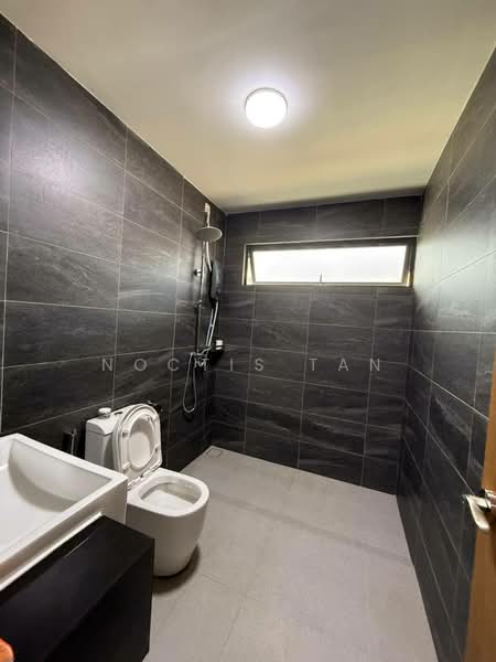 Rumah Teres 3 Tingkat untuk Dijual di Bandar Putra (Kulai) - Noctis Tan - Bathroom - PropertyGuru.com.my