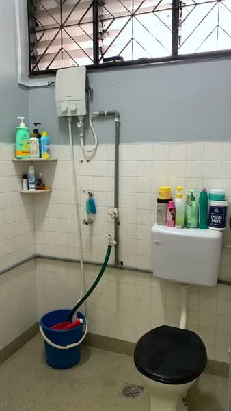 Rumah Teres 2 Tingkat untuk Disewa di Taman Johor Jaya (Johor Bahru) - Nick Low - Bathroom - PropertyGuru.com.my