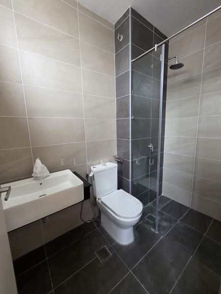 Semi-Detached House for Sale in Taman Sutera Utama (Skudai) - Elvis Ku - Bathroom - PropertyGuru.com.my