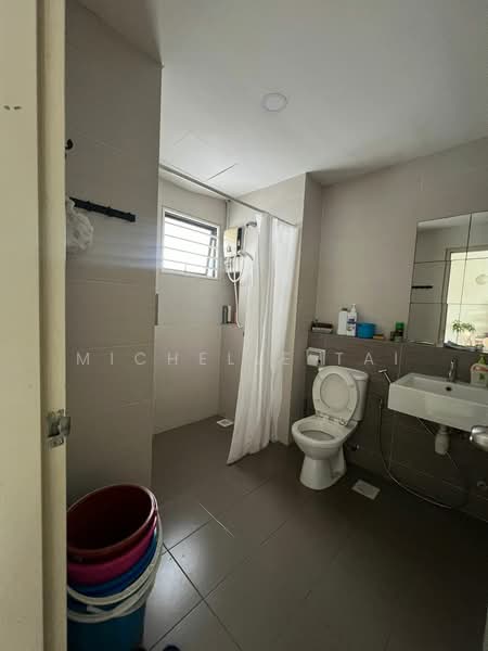 Servis Apartment untuk Disewa di SetiaWalk - Michelle Tai - Bathroom - PropertyGuru.com.my