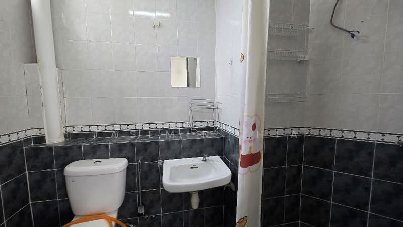 2-storey Terraced House for Sale in Jalan Ipoh (Kuala Lumpur) - Jasemin Chia - Bathroom - PropertyGuru.com.my