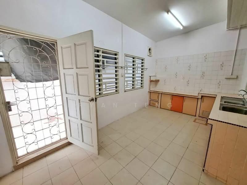Semi-Detached House for Sale in Pulau Tikus (Penang) - Bryan Teng - Kitchen - PropertyGuru.com.my