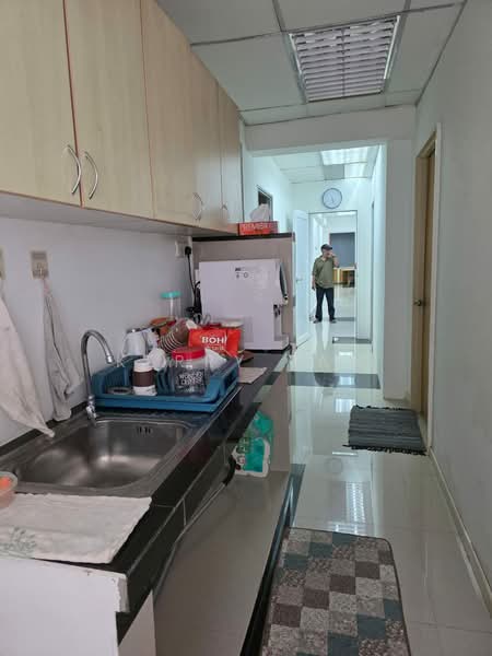 Office for Rent in Bandar Damansara Perdana (Damansara Perdana) - Kerry Tam - Corridor - PropertyGuru.com.my