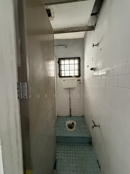 Factory for Rent in Bukit OUG (Bukit Jalil) - Joey Wong - Bathroom - PropertyGuru.com.my