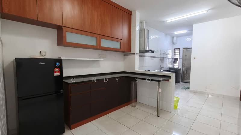 1-storey Terraced House for Rent in Taman Mount Austin (Tebrau) - Cindy Soh - Kitchen - PropertyGuru.com.my