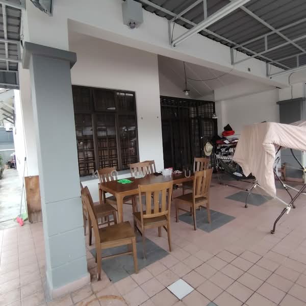 1-storey Terraced House for Sale in Taman Molek (Johor Bahru) - Kok Hui - Exterior - PropertyGuru.com.my