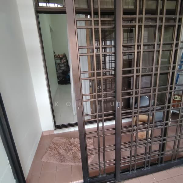 1-storey Terraced House for Sale in Taman Molek (Johor Bahru) - Kok Hui - Entrance - PropertyGuru.com.my