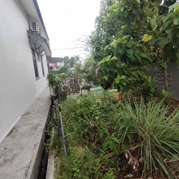 1-storey Terraced House for Sale in Taman Molek (Johor Bahru) - Kok Hui - Exterior - PropertyGuru.com.my