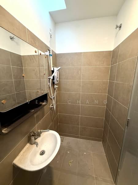 Rumah Teres untuk Disewa di Taman Ponderosa (Johor Bahru) - Vera Chang - Bathroom - PropertyGuru.com.my