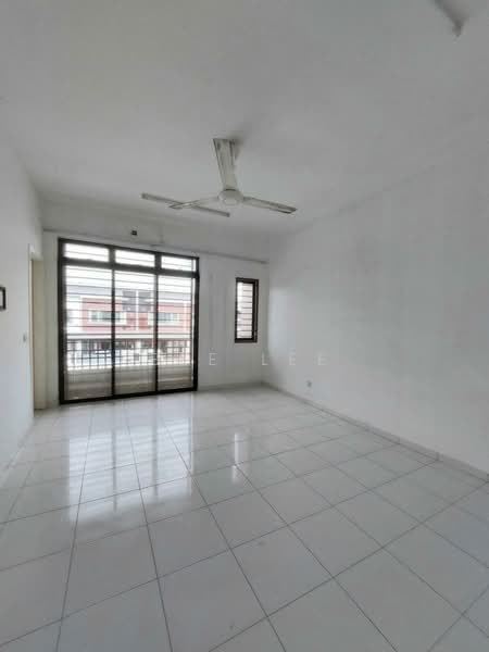 2-storey Terraced House for Sale in Setia Alam (Selangor) - Bee Lee - Living Room - PropertyGuru.com.my