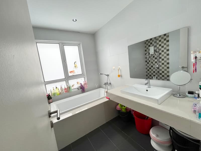 3-storey Terraced House for Sale in Tamansari (Rawang) - Kelly Kok - PropertyGuru.com.my