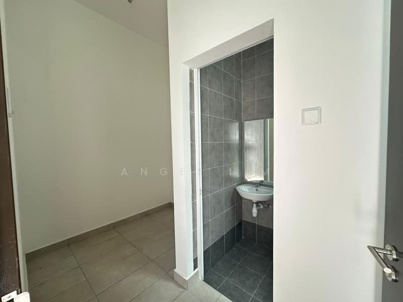 Rumah Berkembar untuk Dijual di Taman Ponderosa (Johor Bahru) - Angel Lim - Bathroom - PropertyGuru.com.my